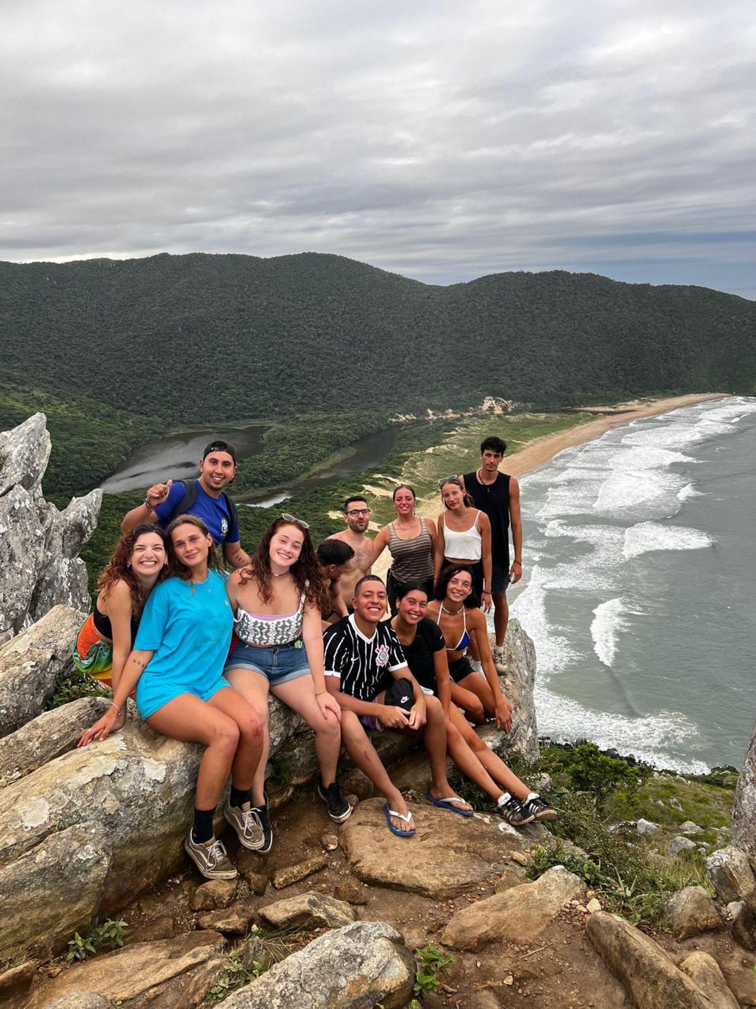 Hostel Nomades Vibe Da Ilha - Adventure & Coworking