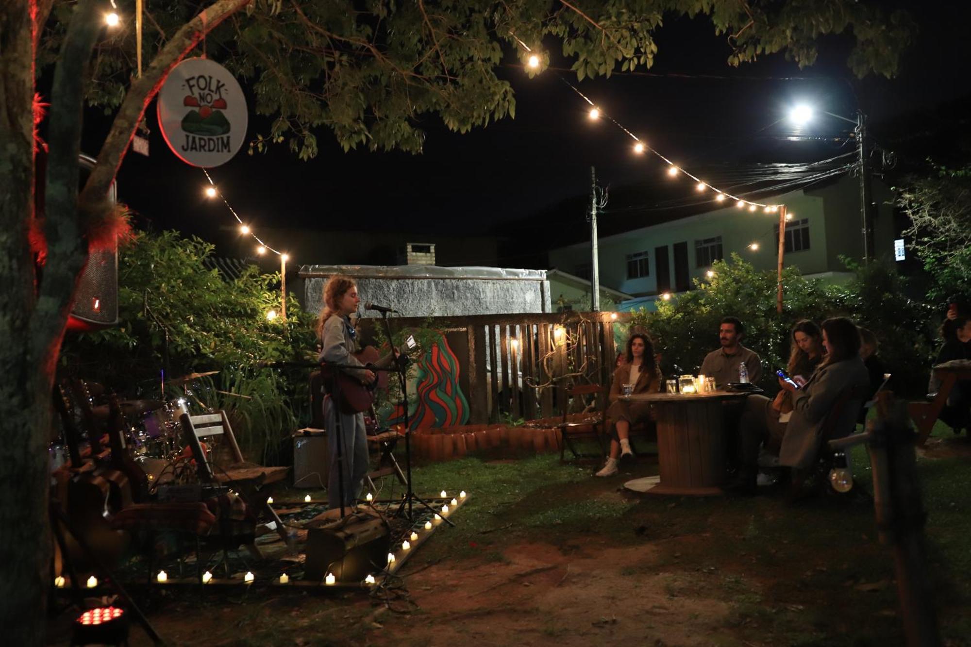 Nomades Vibe Da Ilha - Adventure & Coworking Hostel