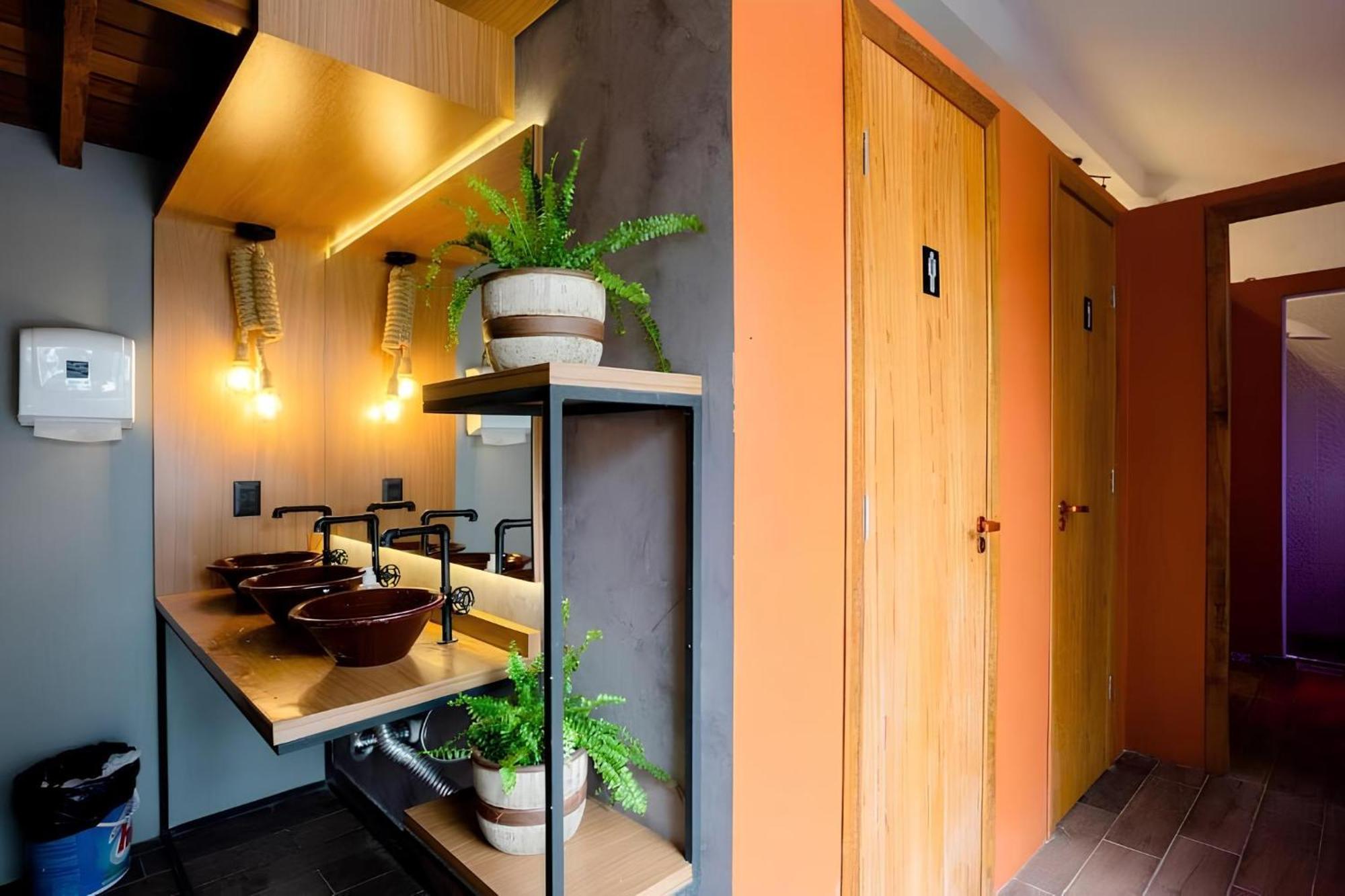 Nomades Vibe Da Ilha - Adventure & Coworking Hostel Florianopolis