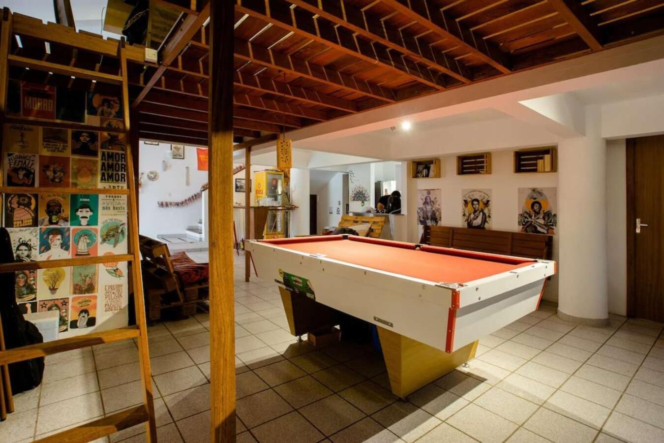 Hostel Nomades Vibe Da Ilha - Adventure & Coworking